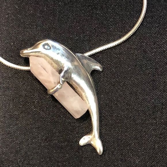 925 Solid Dolphin 🐬 with Crystal Rose Quartz - Picture 1 of 9